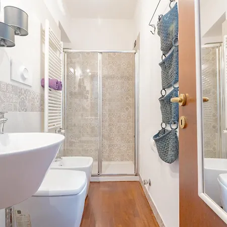 Comfortable Typical Old Style Milaan