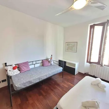 Comfortable Typical Old Style Apartment *