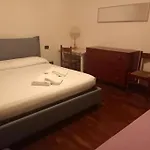 Comfortable Typical Old Style Appartement Milaan