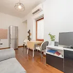 Comfortable Typical Old Style Appartement Milaan